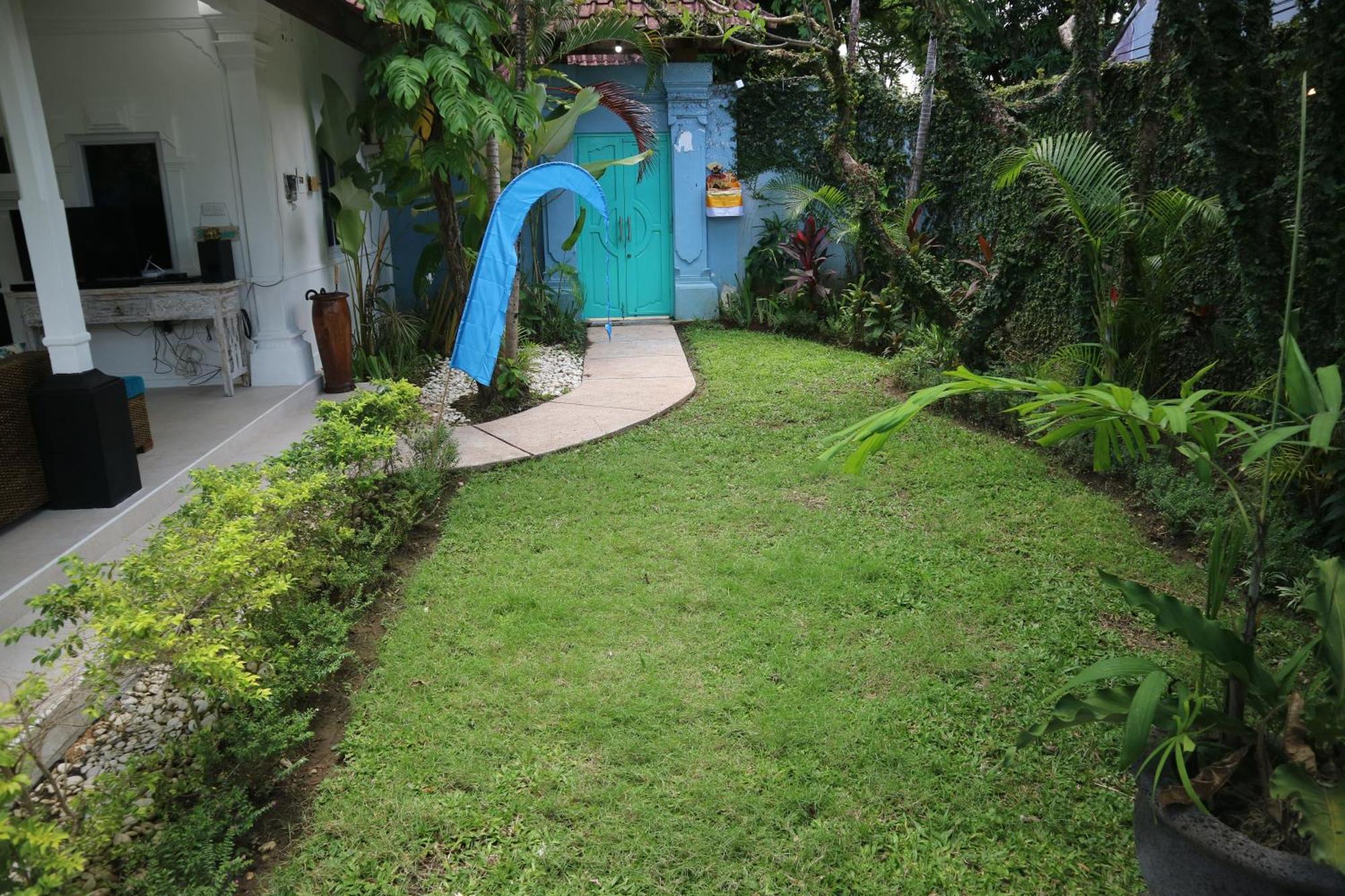 Villa Alam Biru Gardenia Семиньяк Экстерьер фото