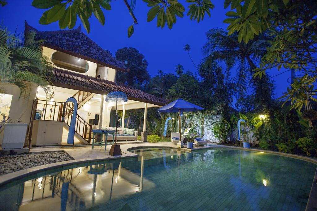 Villa Alam Biru Gardenia Семиньяк Экстерьер фото