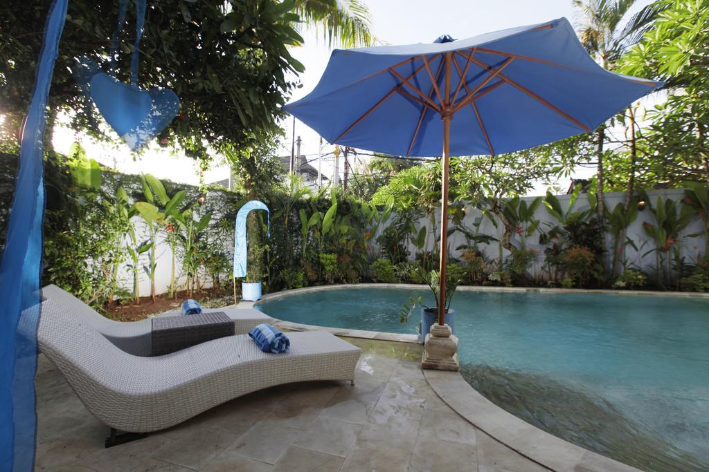 Villa Alam Biru Gardenia Семиньяк Экстерьер фото