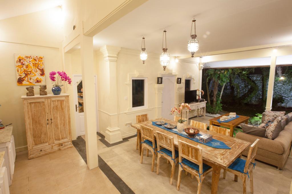 Villa Alam Biru Gardenia Семиньяк Экстерьер фото